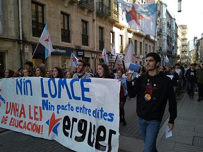 17-11-16 ManiFolgaEstudantilPontevedra05.jpg